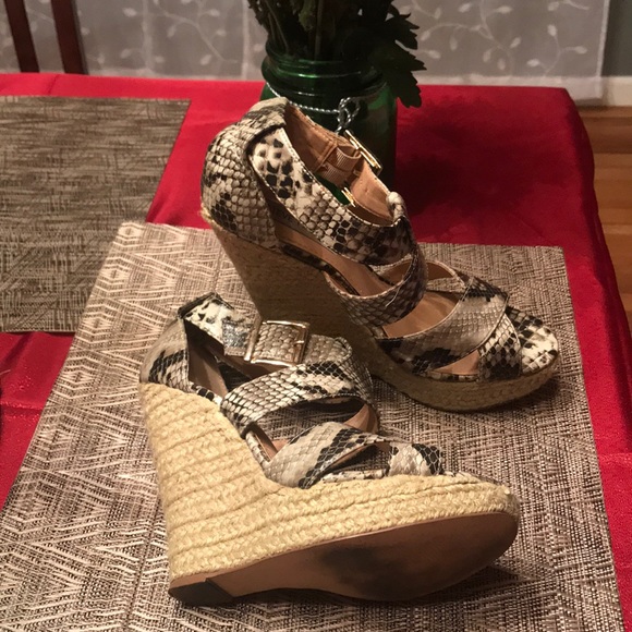 steve madden snakeskin wedges